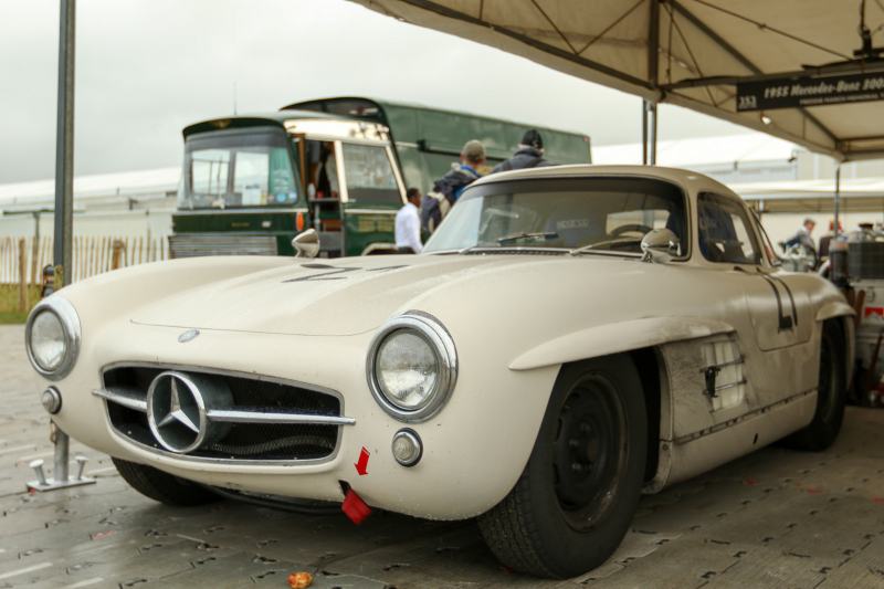 Illustration for article titled So Much Vintage Racing Magic At The Goodwood Revival Paddock